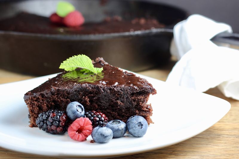 vegan chocolate amaretto cake