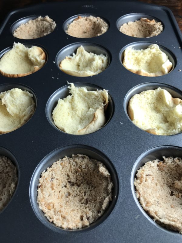Egg and vegetable breakfast muffins using slider buns