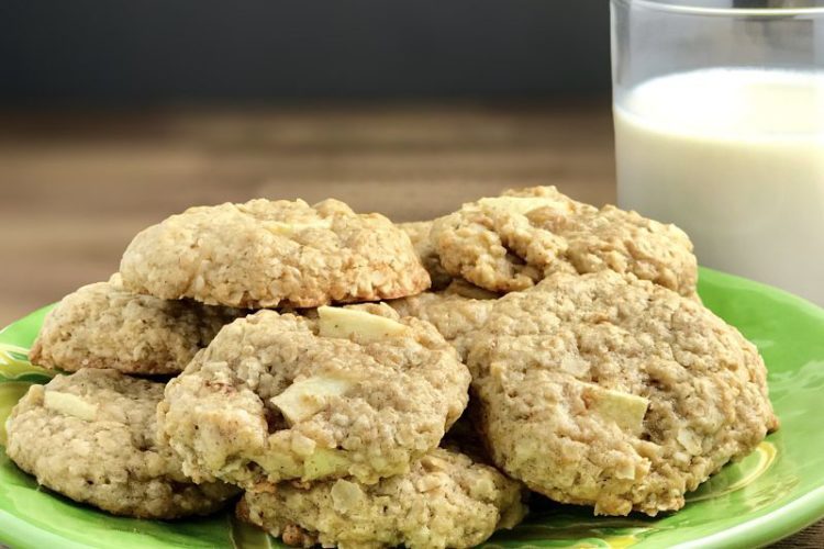 Vegan Chewy Apple Oatmeal Cookies