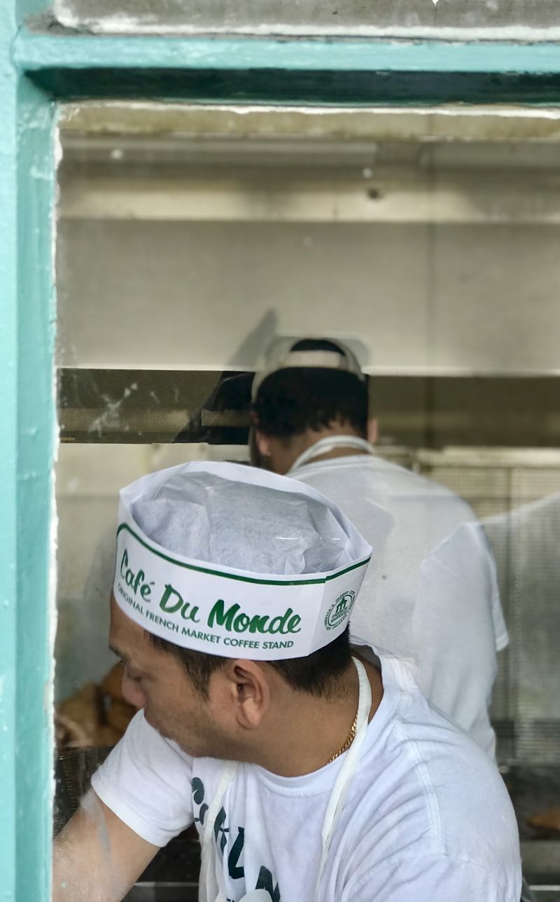 new orleans walking food tour cafe du monde