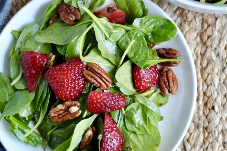easy spinach pecan strawberry salad