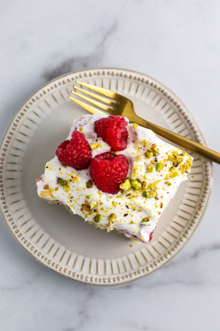 Easy Pistachio Raspberry Cake Recipe